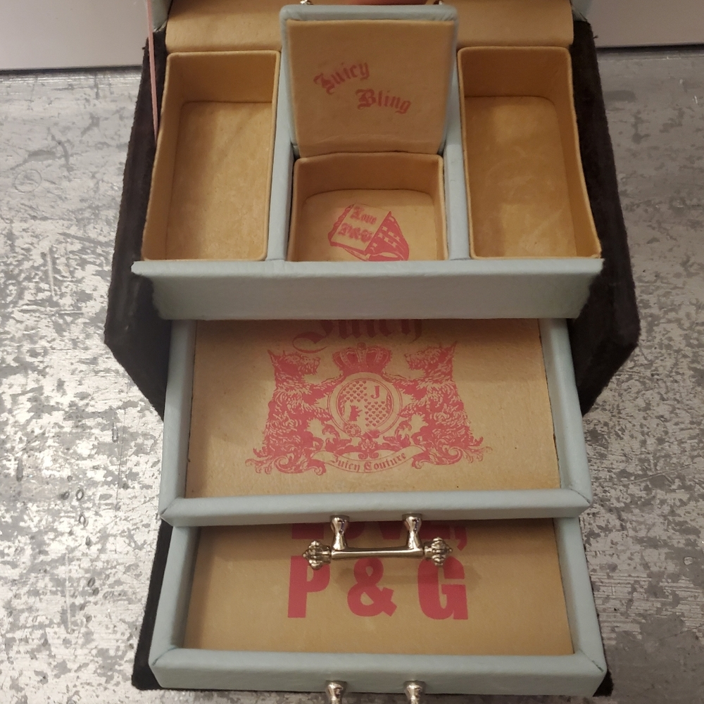*SOLD* Juicy Couture Baby Blue & Black Velour Jewelry Box! - Picture 6 of 8